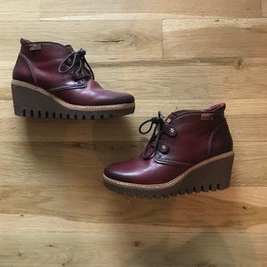 Pikolinos maple wedge booties